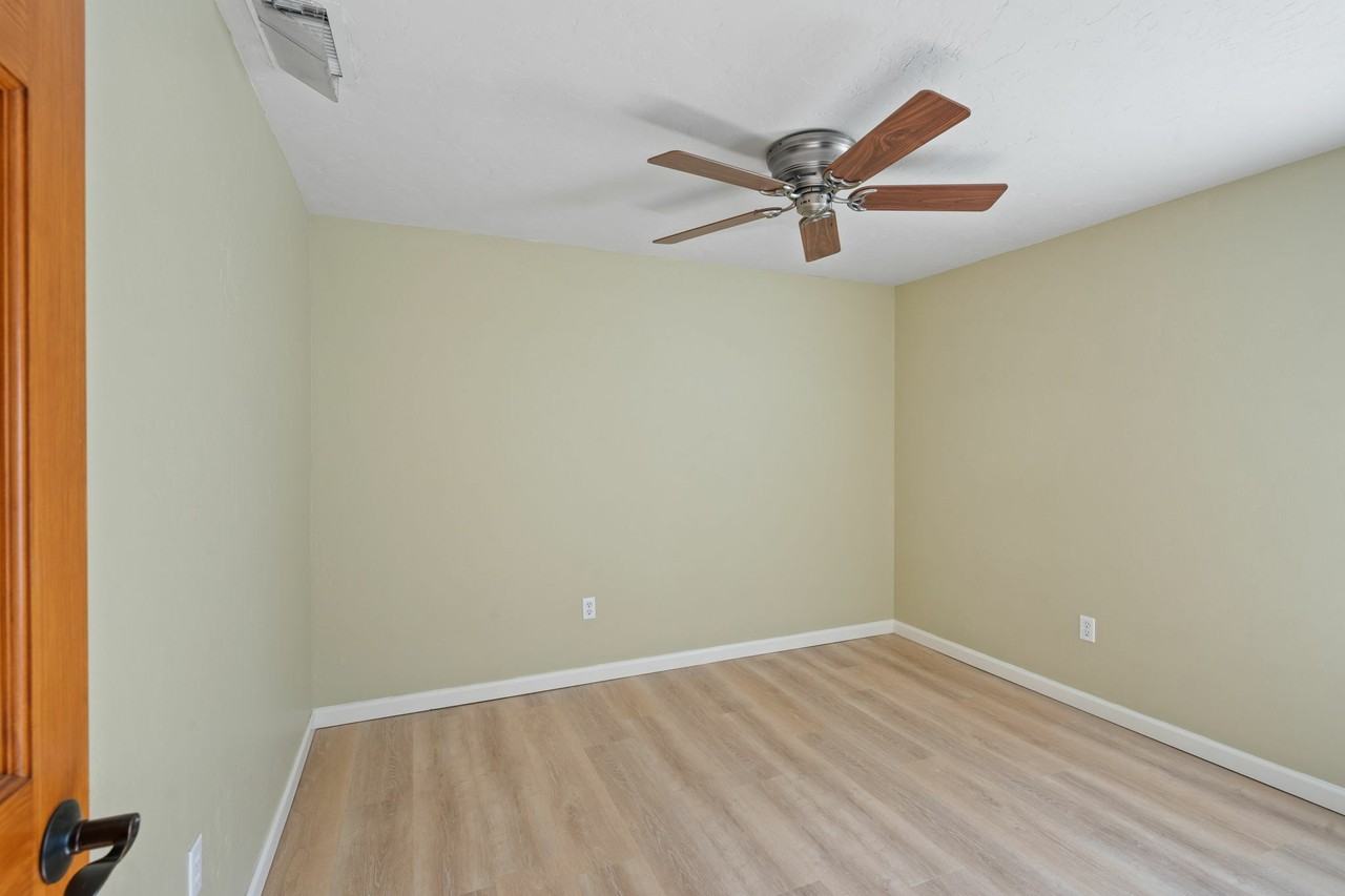 824 Prince Ave - Photo 5 of 32