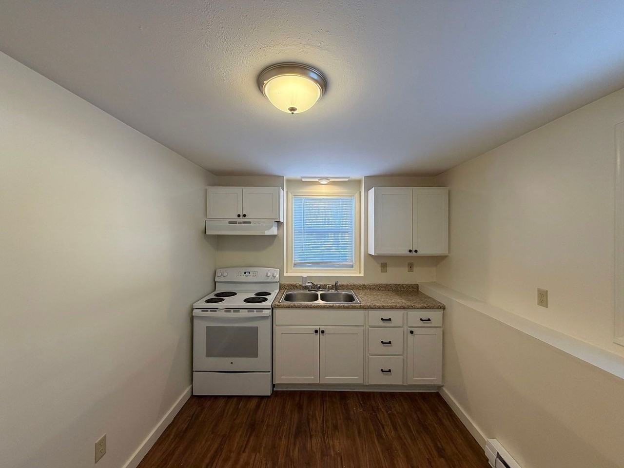 12 Renarl Ave #2 - Photo 4 of 16