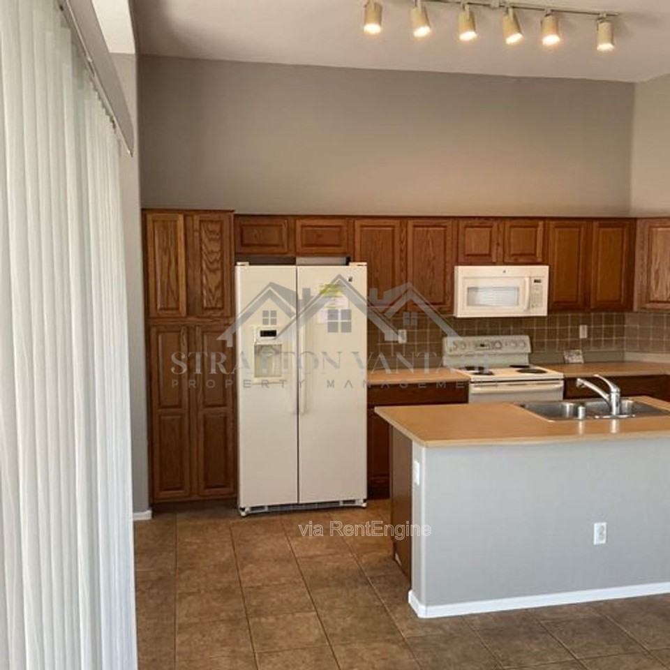 6020 N Milano Ct - Photo 4 of 17