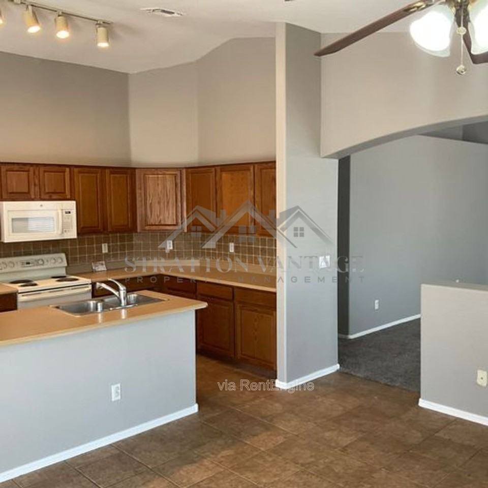 6020 N Milano Ct - Photo 5 of 17