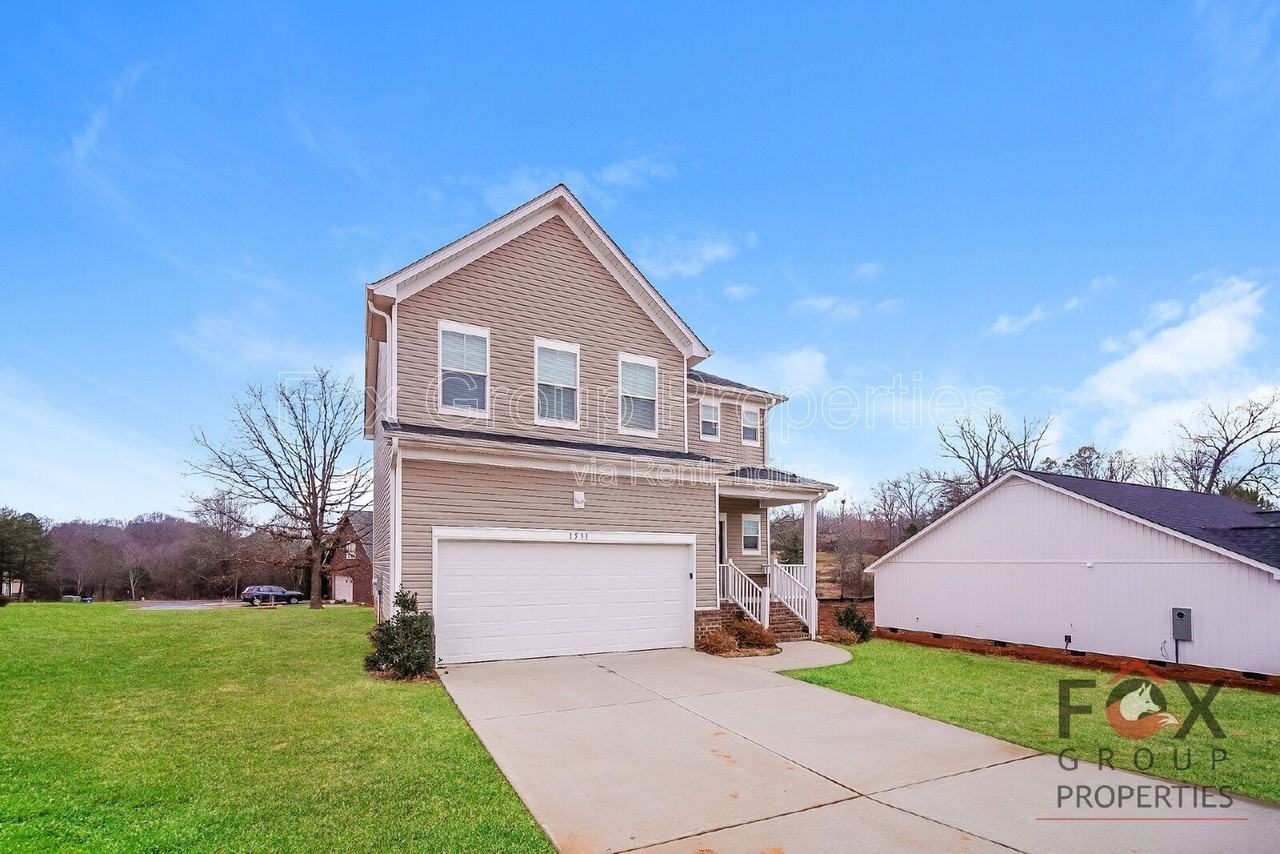 1531 Antioch Dr - Photo 5 of 23