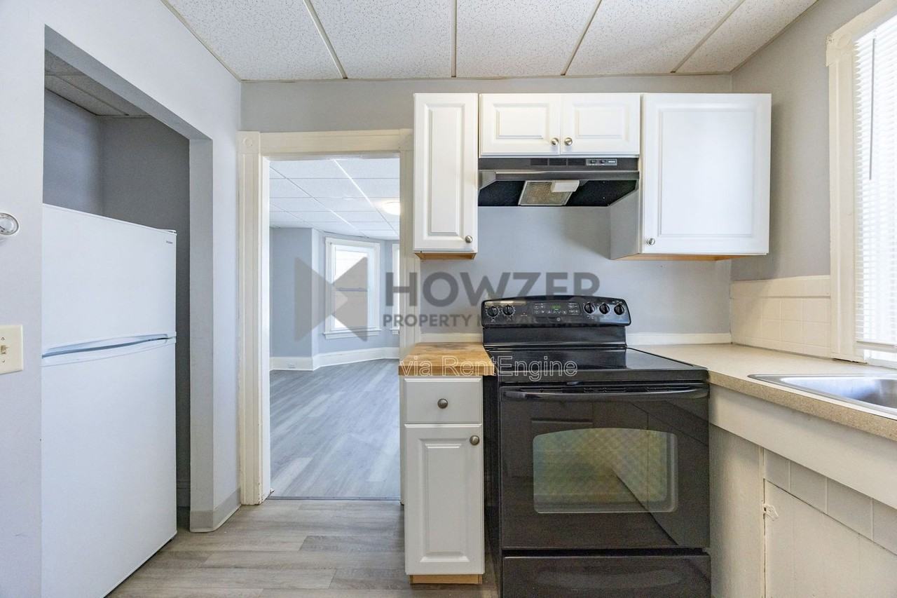 121 Park St #2 - Photo 2 of 20