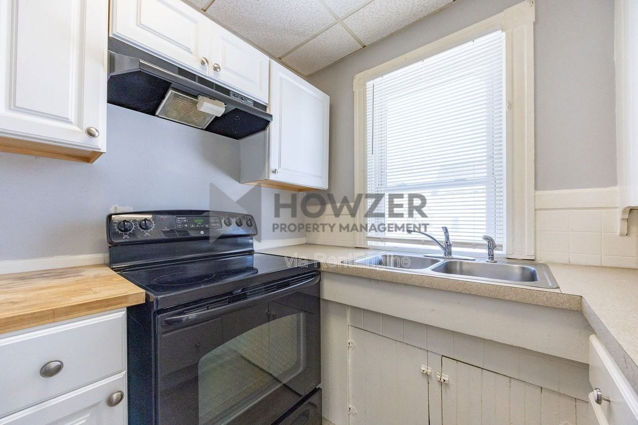 121 Park St #2 - Photo 5 of 20