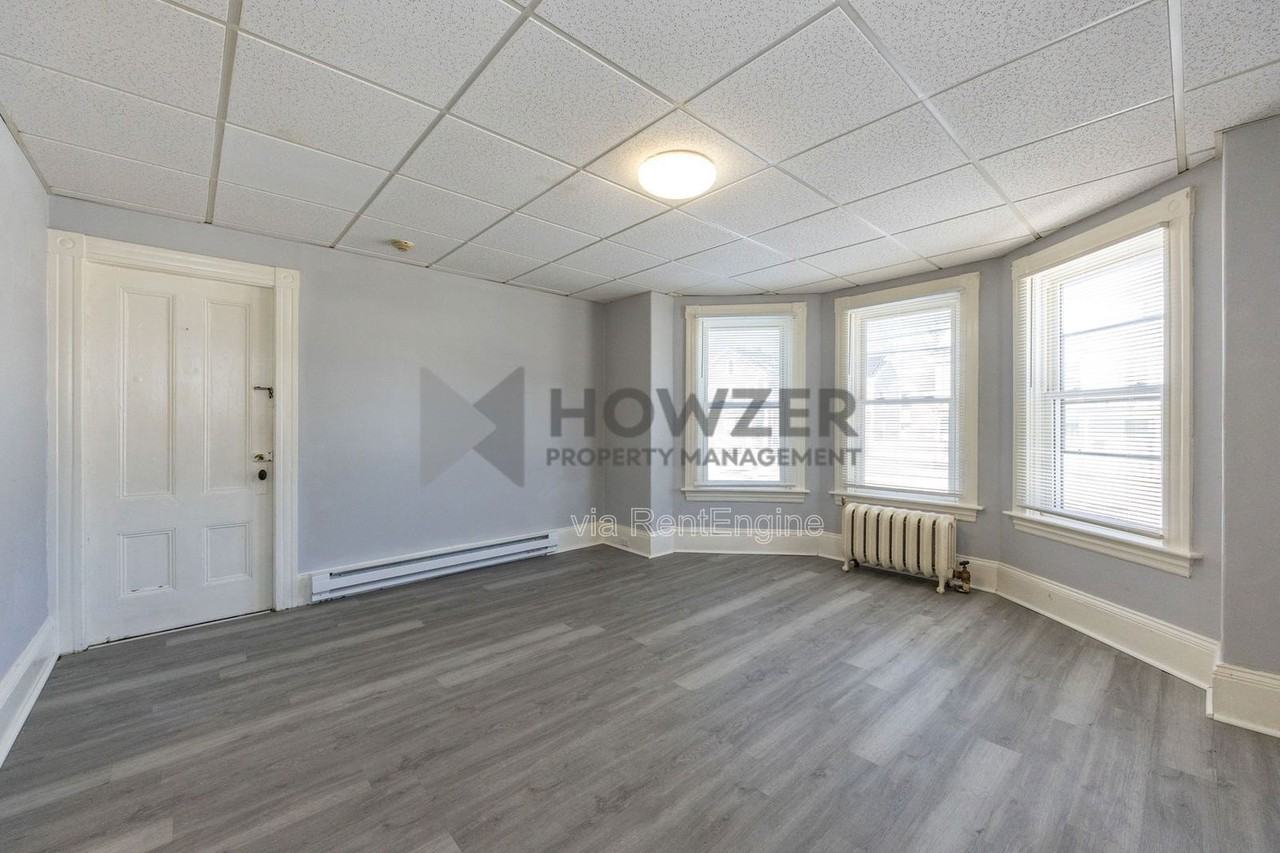 121 Park St #2 - Photo 7 of 20