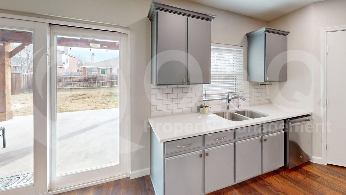 2432 Tisbury Way - Photo 5 of 21