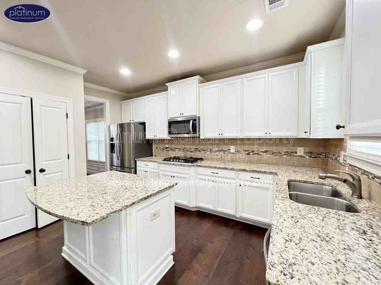 1662 Fairview Dr - Photo 7 of 29