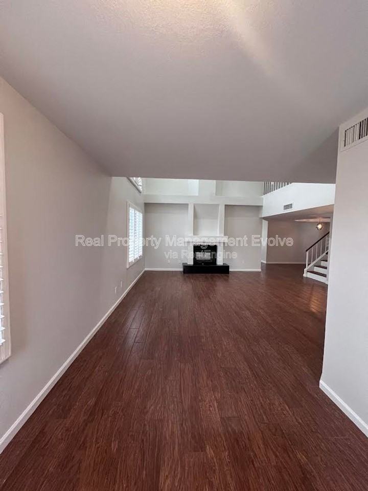 1205 E Michigan Ave - Photo 3 of 32