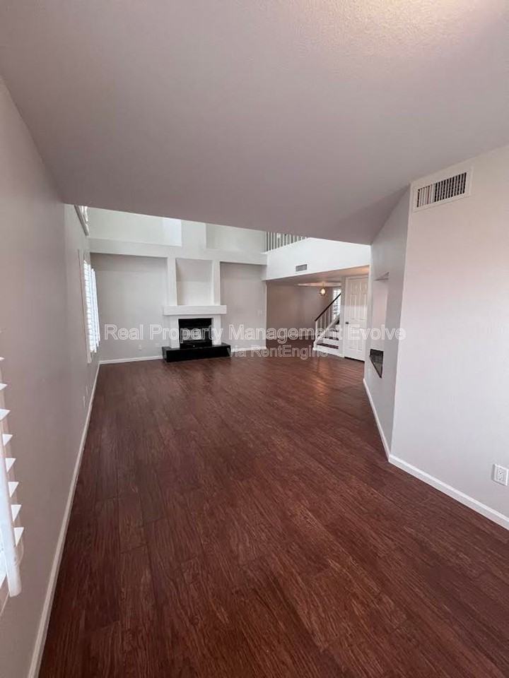 1205 E Michigan Ave - Photo 4 of 32