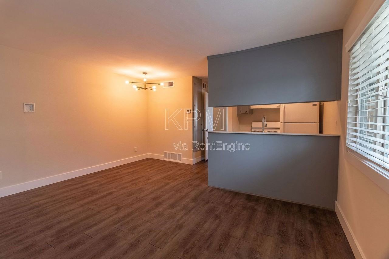 843 N Yosemite St #112 - Photo 5 of 15