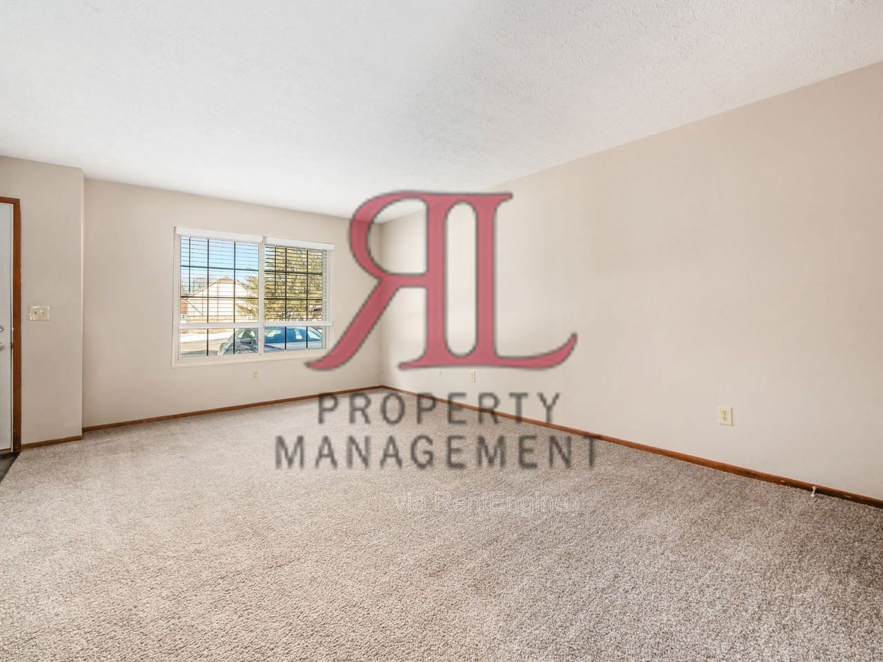 5496 Kenneylane Blvd - Photo 7 of 22