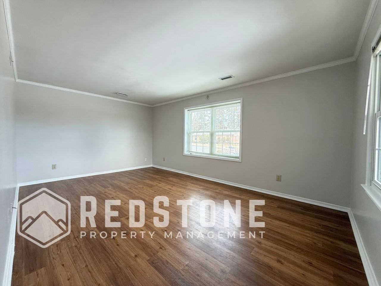 136 Westview Dr - Photo 5 of 29