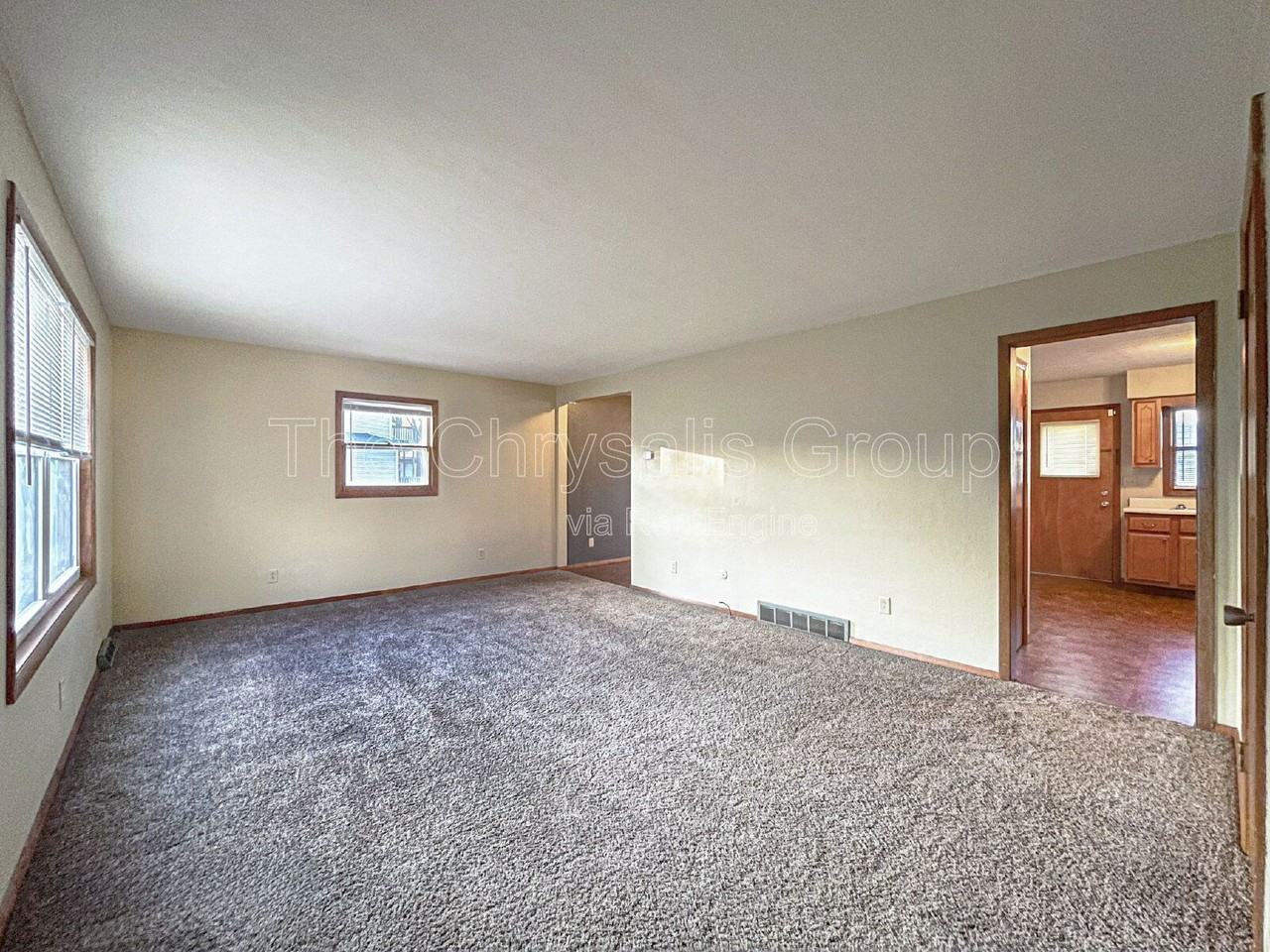 666 Illinois Ave #A - Photo 7 of 23