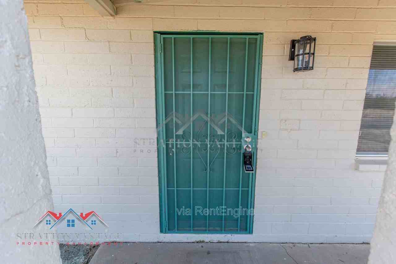 11033 N Geronimo Dr - Photo 5 of 34