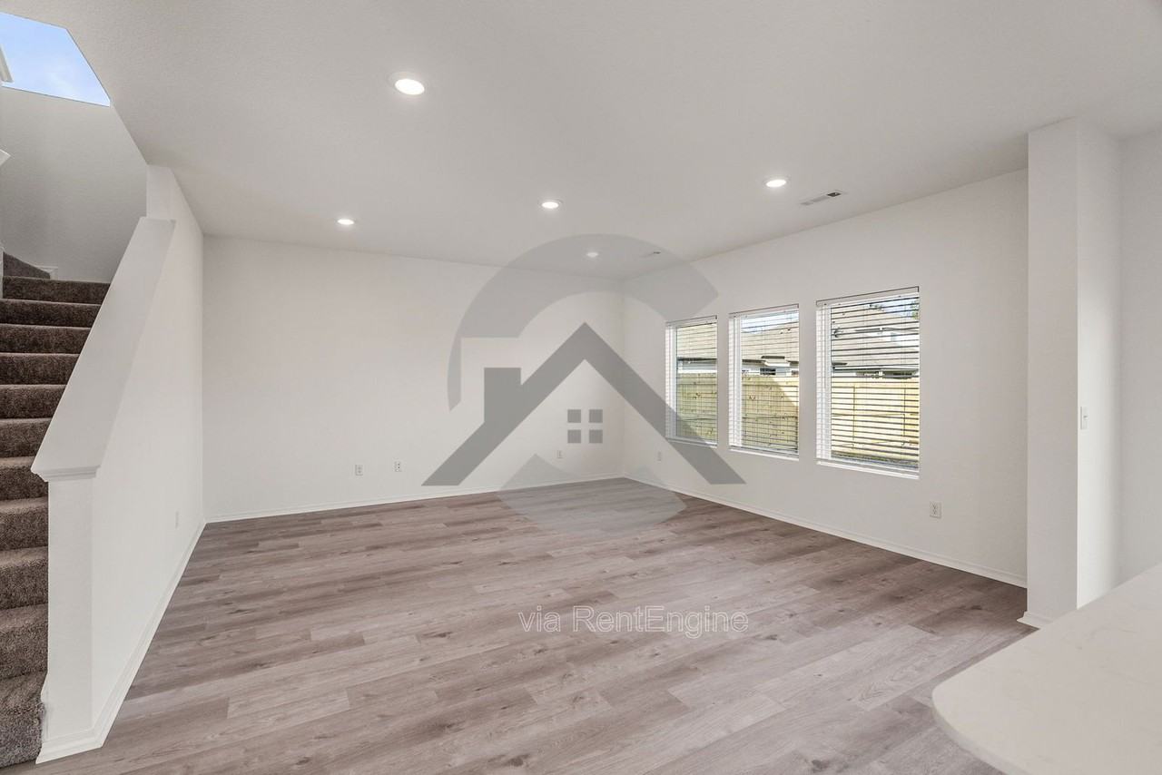 10809 Mason Dr - Photo 5 of 21