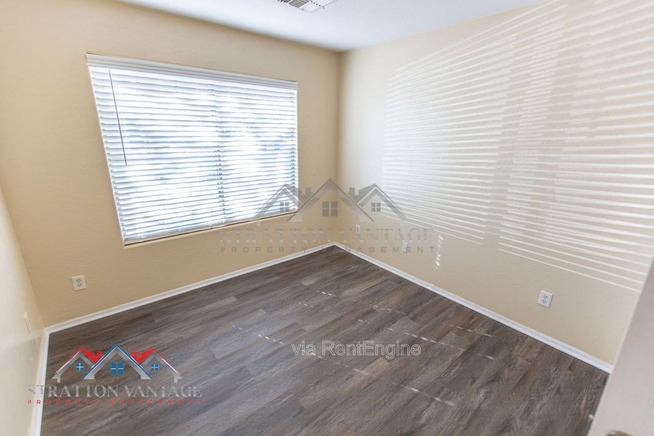 11754 W Belmont Dr - Photo 6 of 46