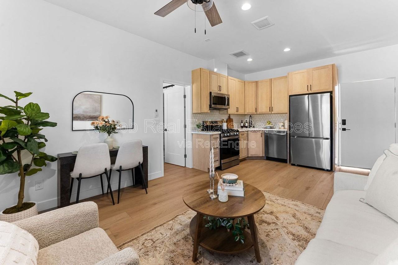 4286 Samoset Ave #4 - Photo 3 of 11