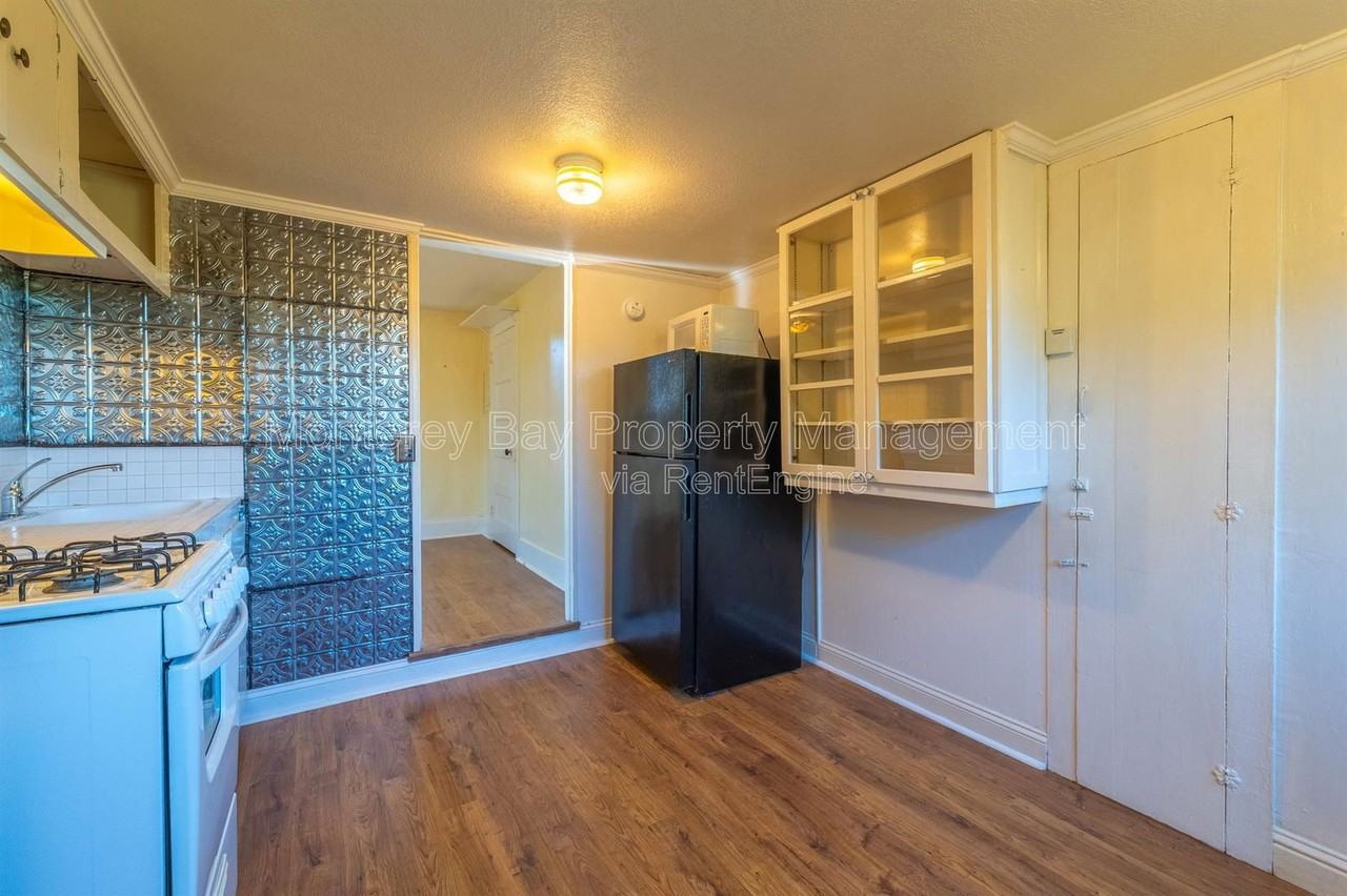 461 Reeside Ave - Photo 3 of 12