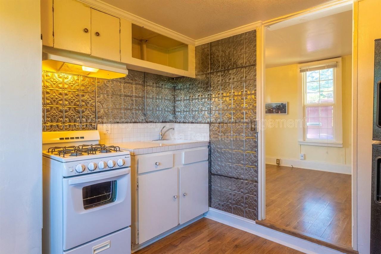 461 Reeside Ave - Photo 4 of 12