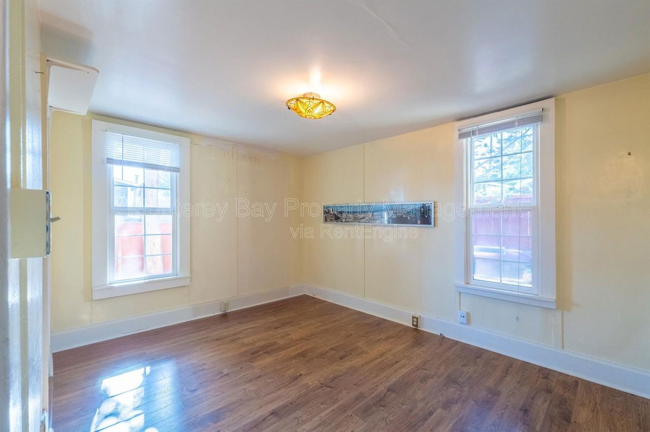 461 Reeside Ave - Photo 5 of 12