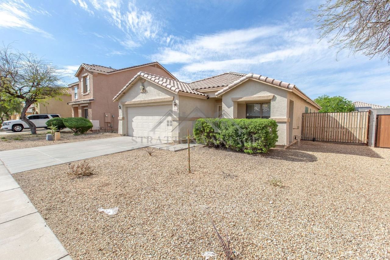 9630 W Kingman St - Photo 4 of 39