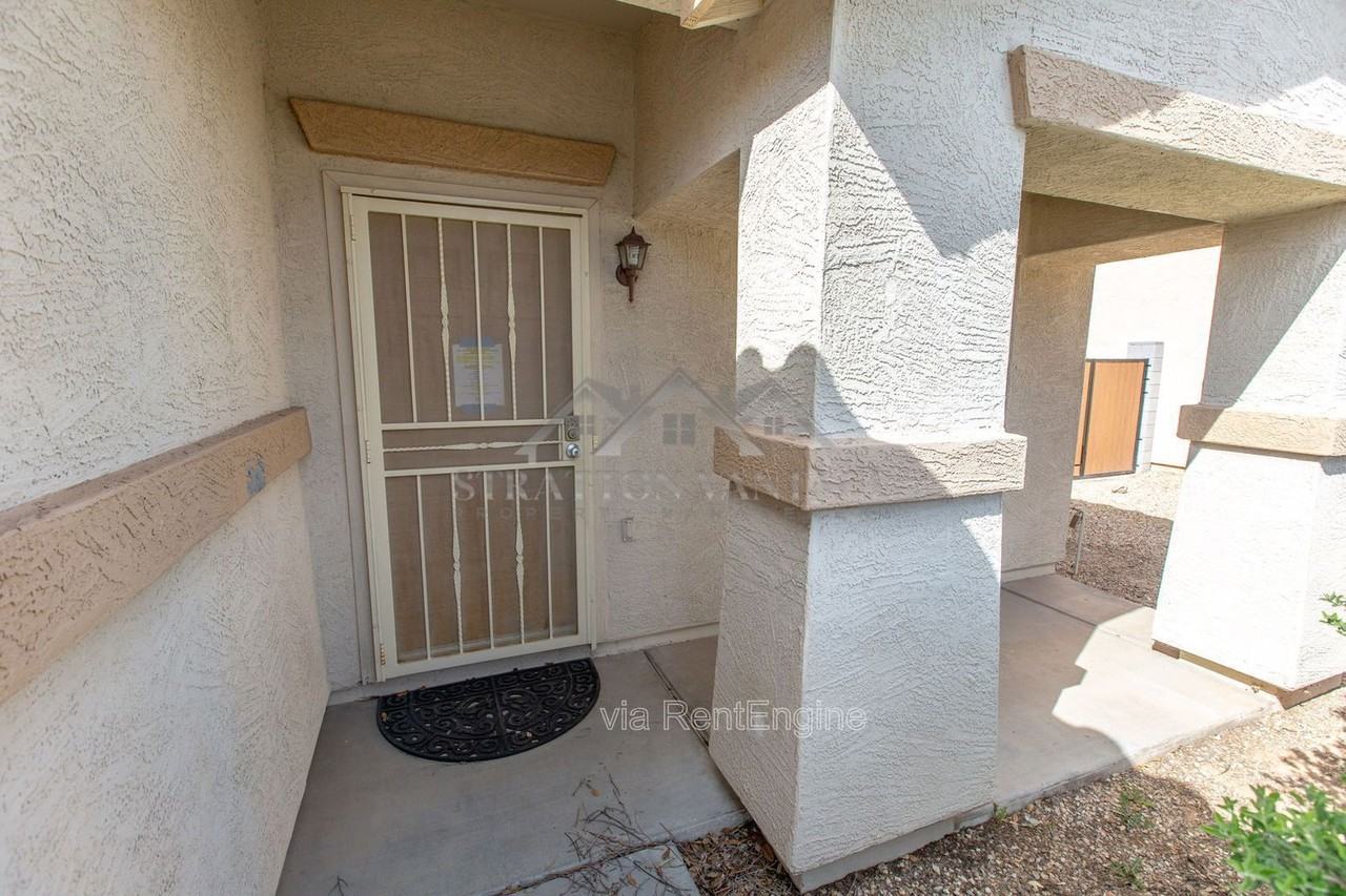 9630 W Kingman St - Photo 6 of 39