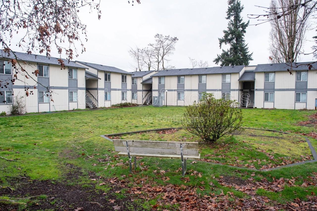 3411 92nd St S #12 - Photo 2 of 22