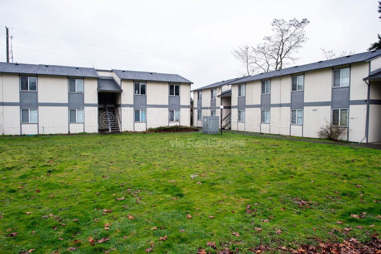 3411 92nd St S #12 - Photo 3 of 22