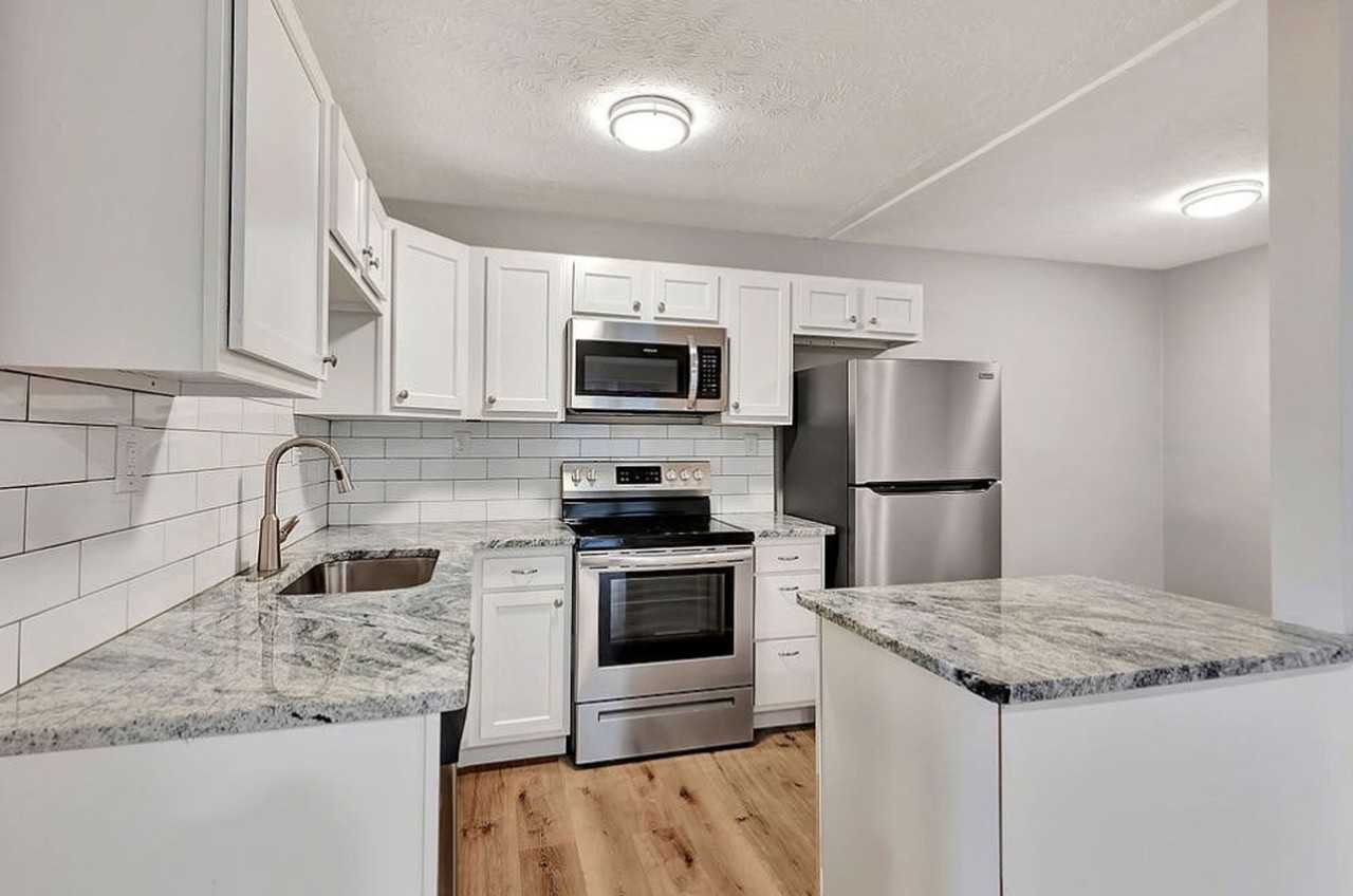 5617 Happy Hollow Rd #8