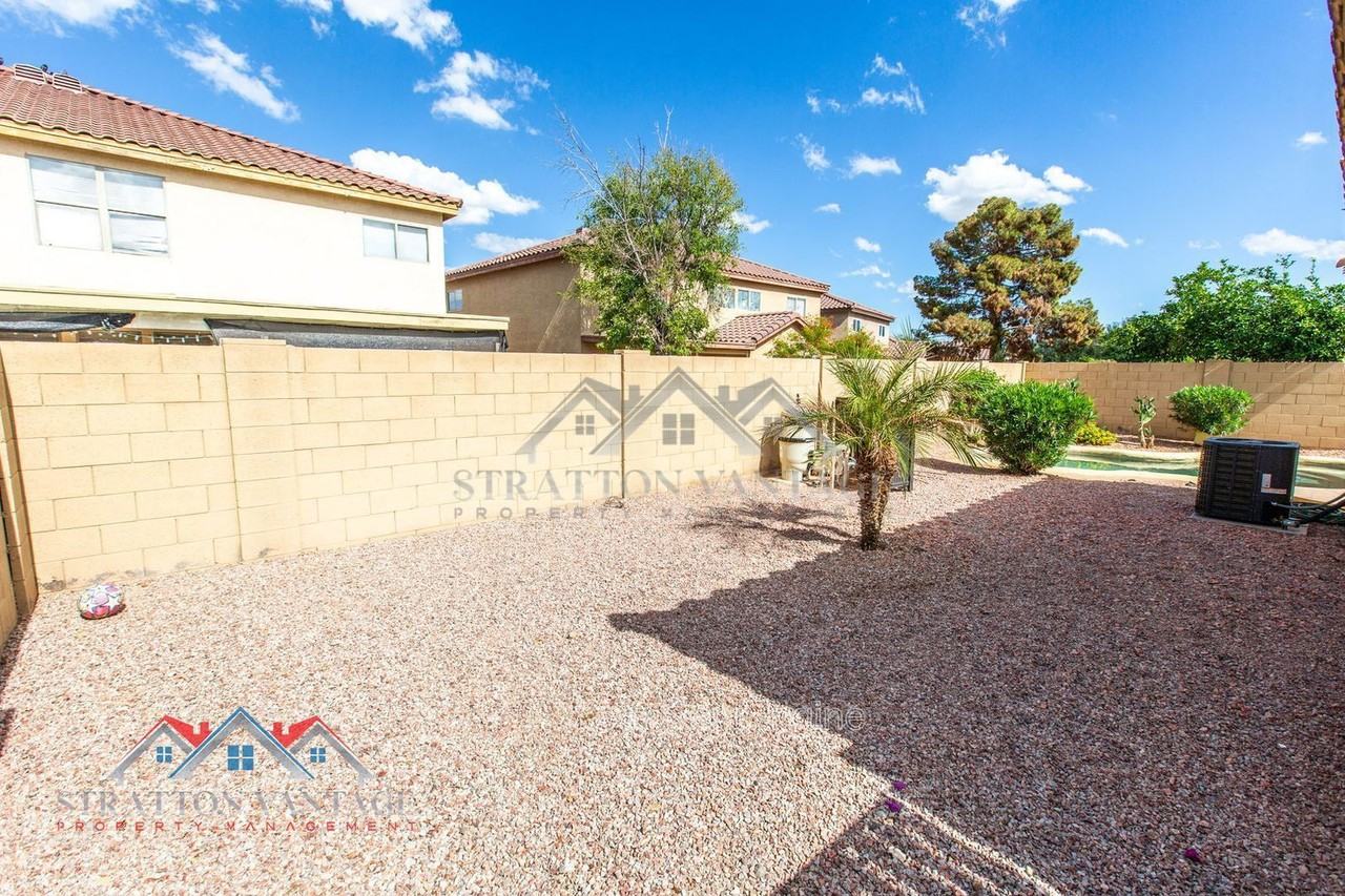 15792 W Port Au Prince Ln - Photo 4 of 44