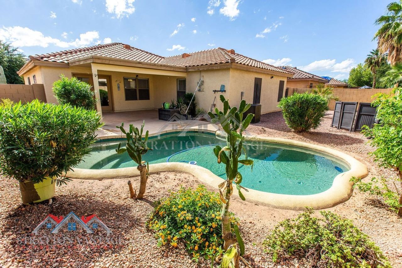 15792 W Port Au Prince Ln - Photo 6 of 44