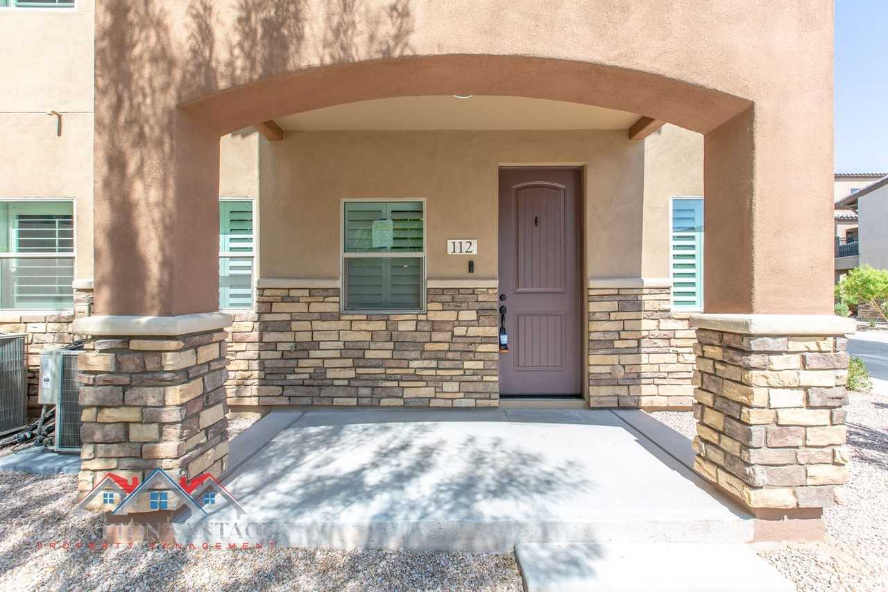 2821 S Skyline #112 - Photo 4 of 46