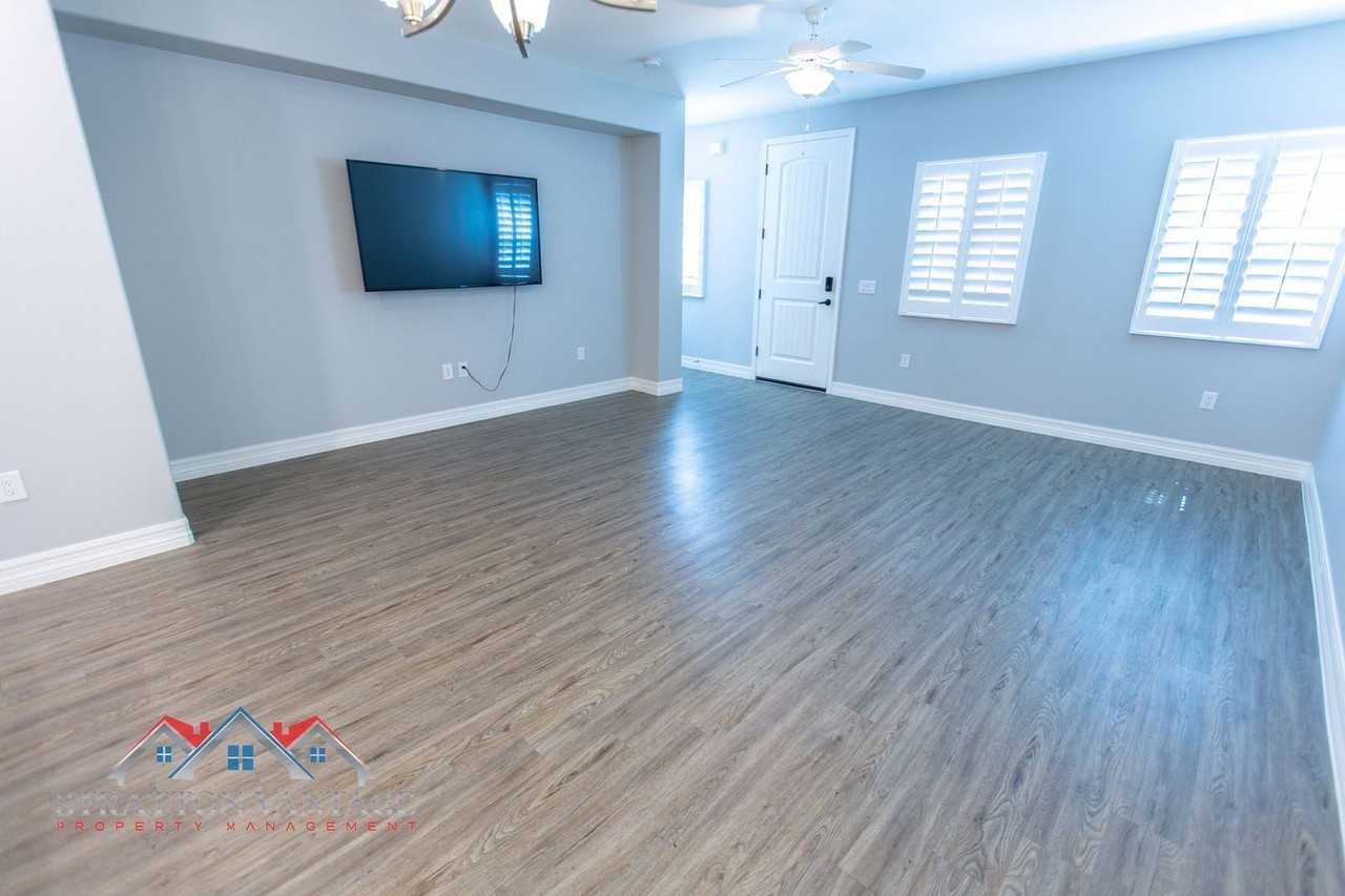 2821 S Skyline #112 - Photo 7 of 46