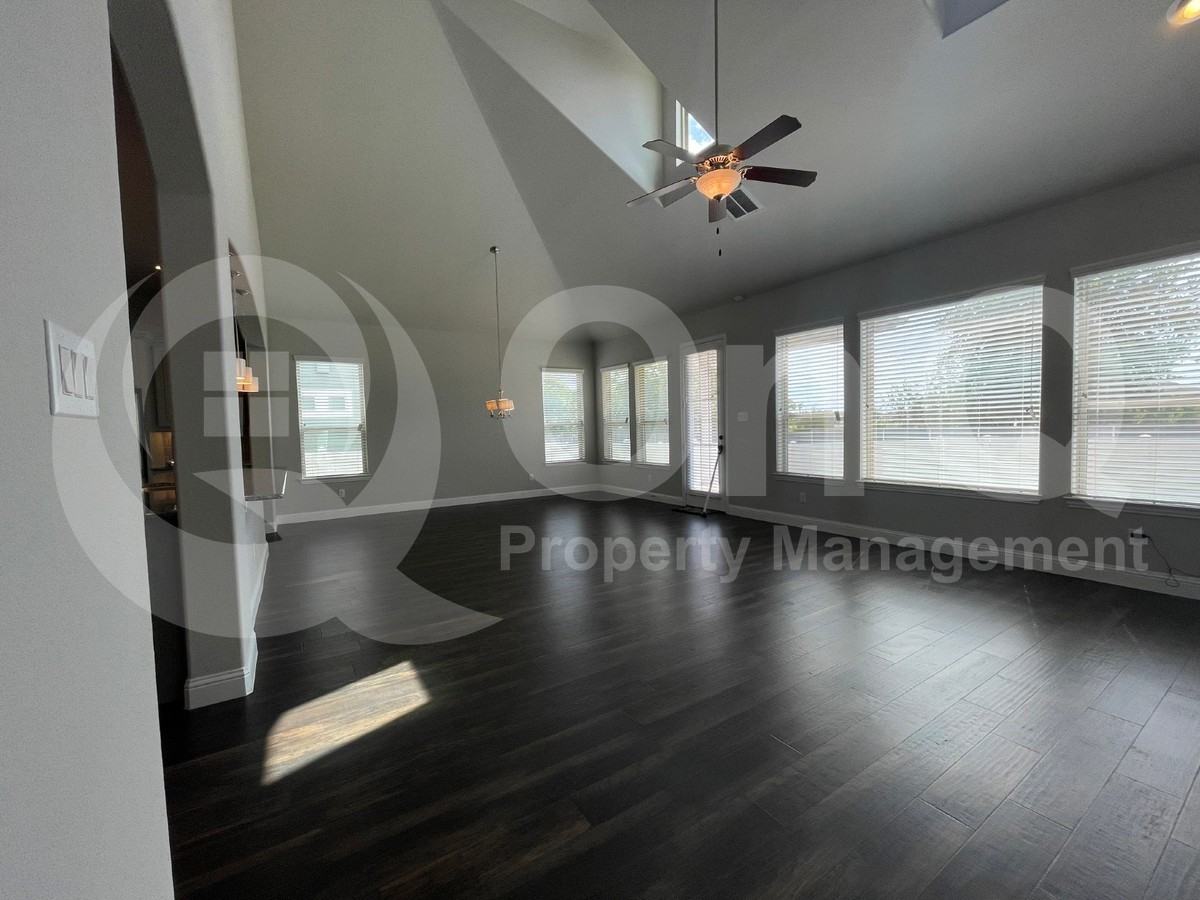 2013 State St - Photo 6 of 21