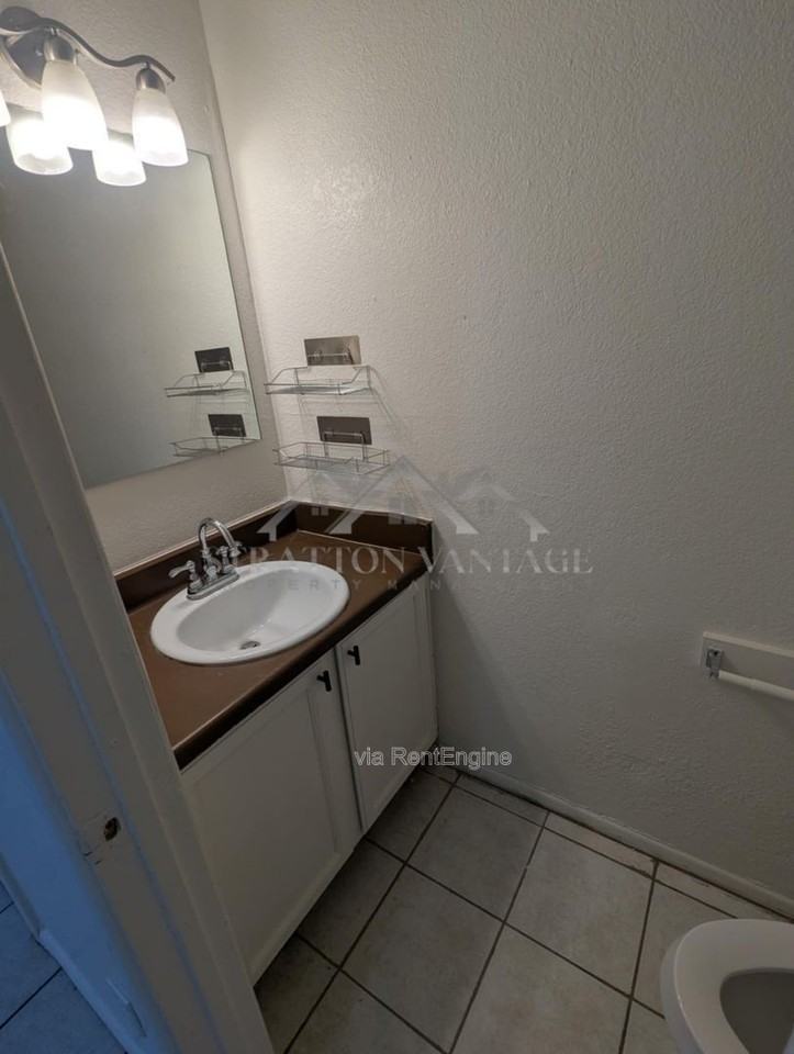 545 W 16th Ave #2 - Photo 5 of 25