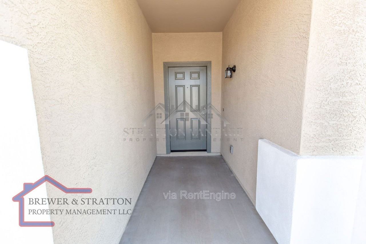 495 E Rio Pl - Photo 3 of 39