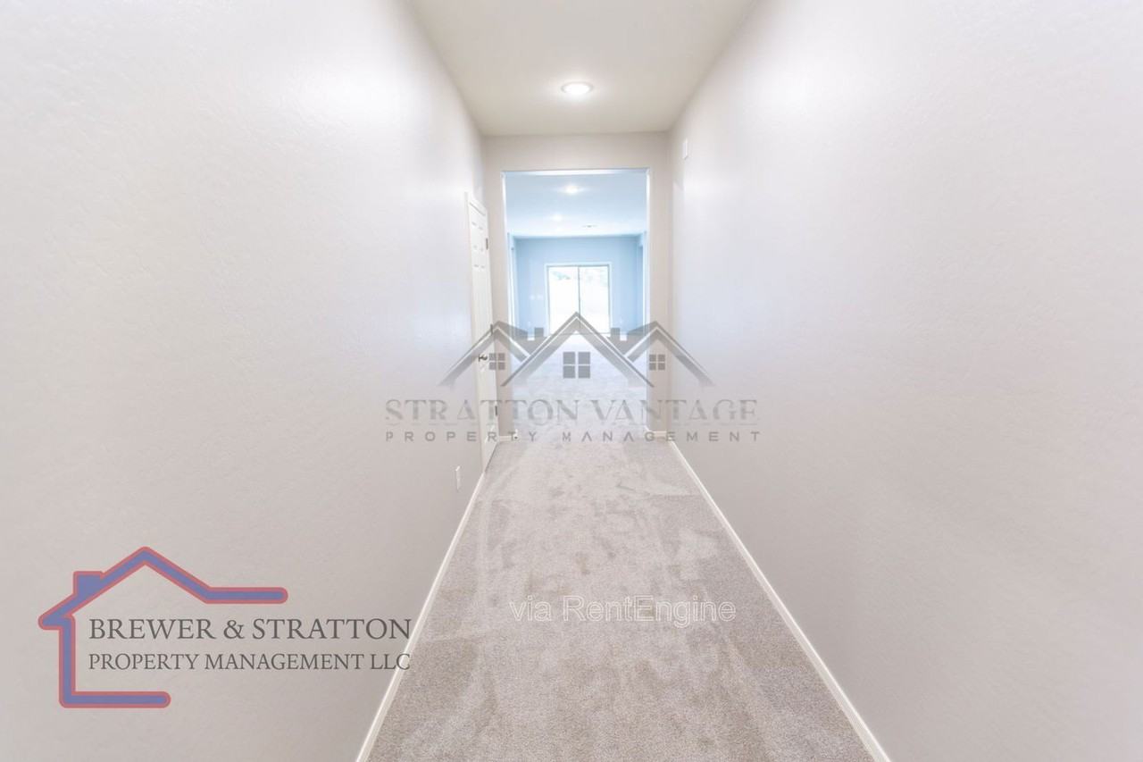 495 E Rio Pl - Photo 4 of 39