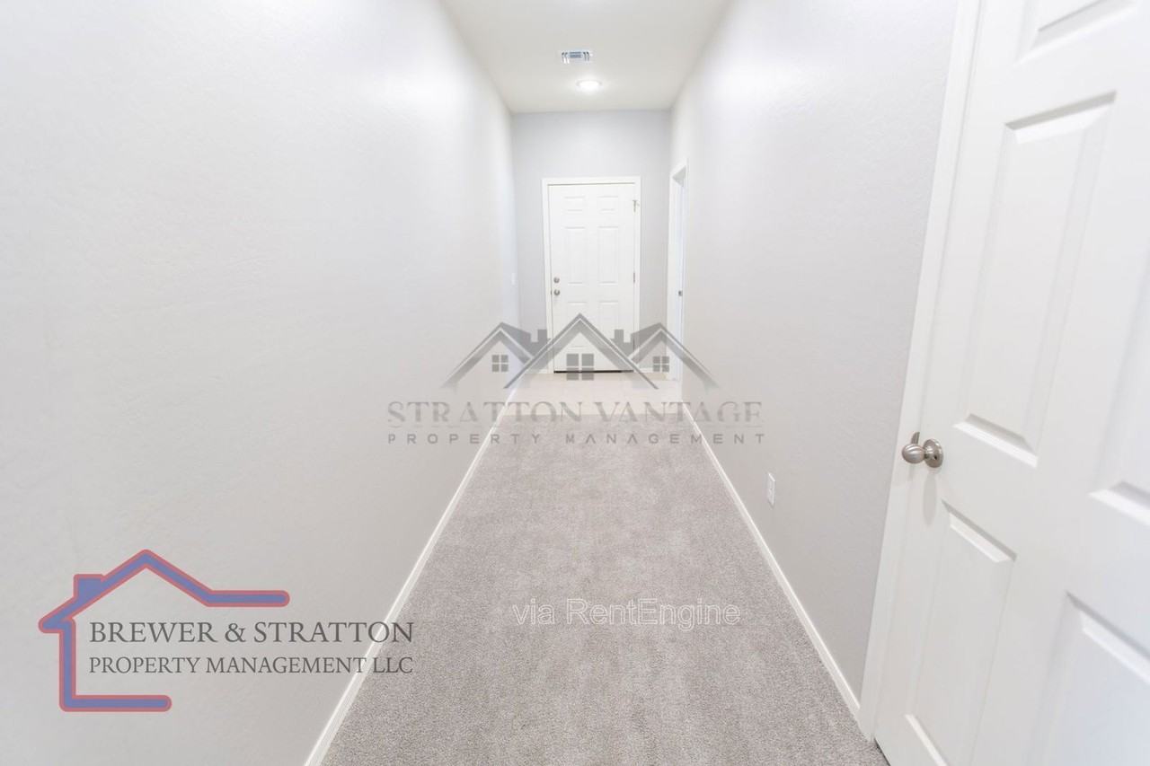 495 E Rio Pl - Photo 5 of 39