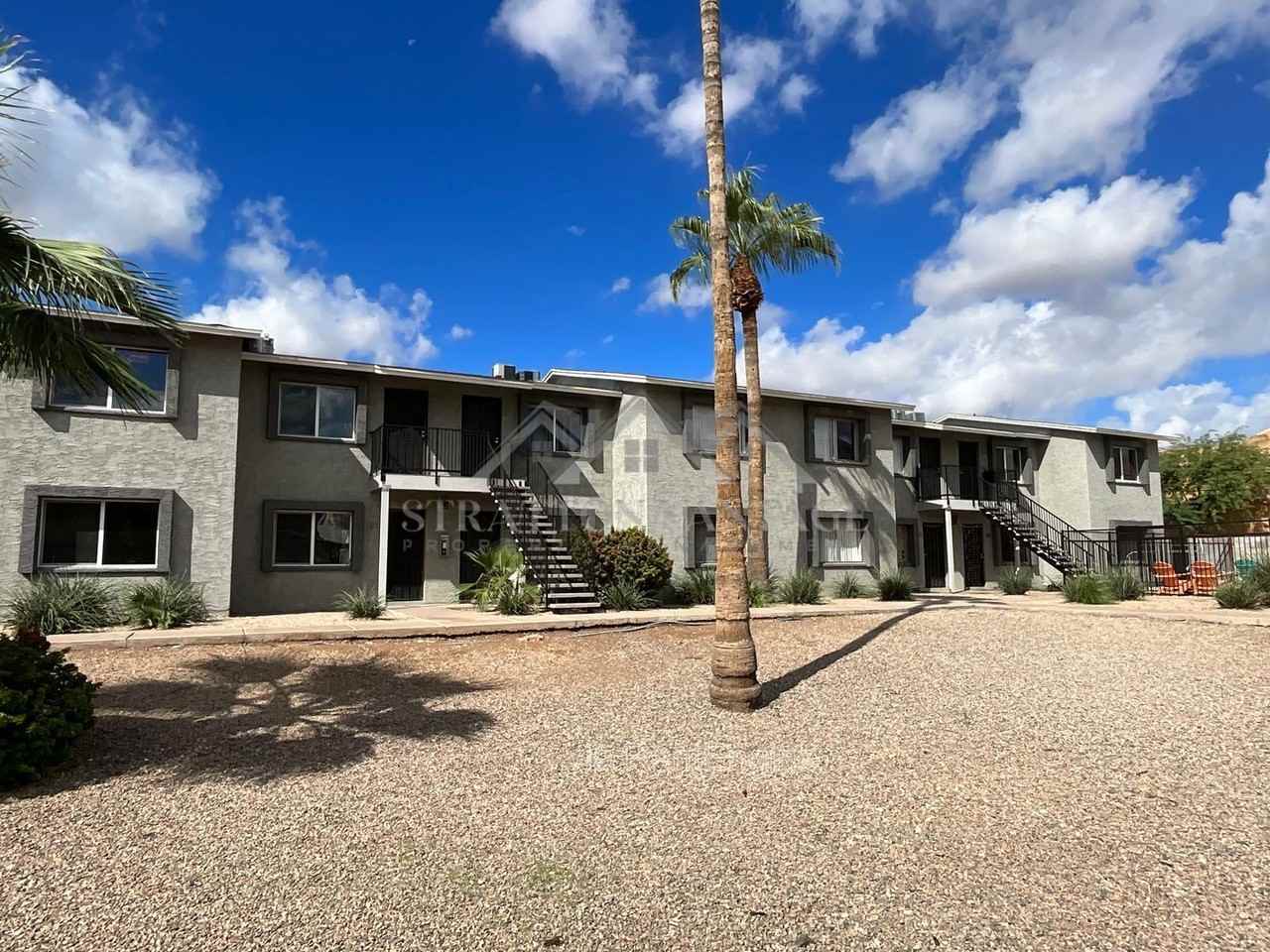 2104 E Eugie Ter #204