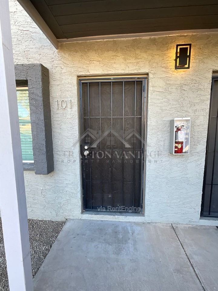 2104 E Eugie Ter #101 - Photo 4 of 30