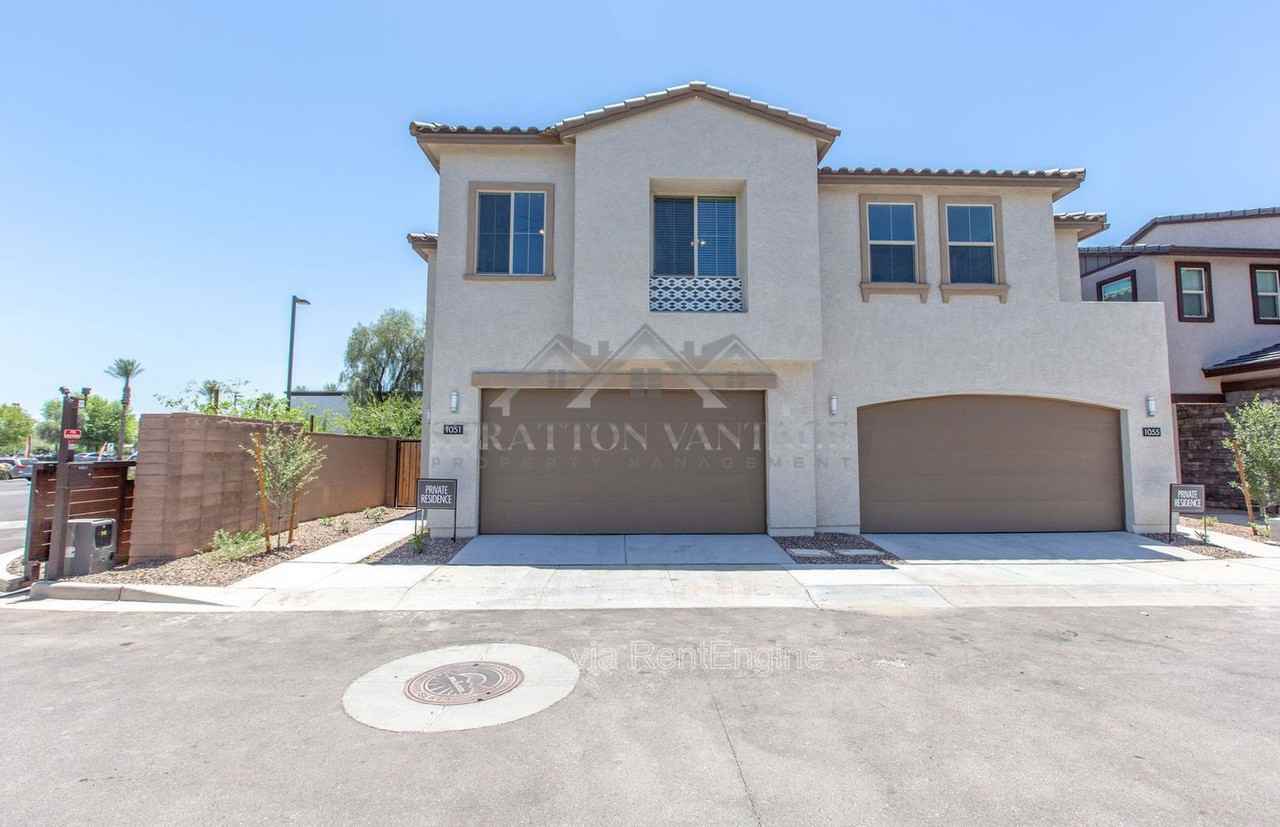 1051 W Diamondback Dr - Photo 2 of 34