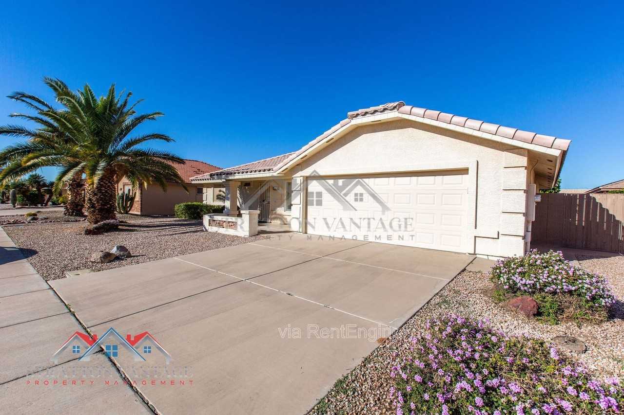 10864 E Lindner Ave - Photo 2 of 50