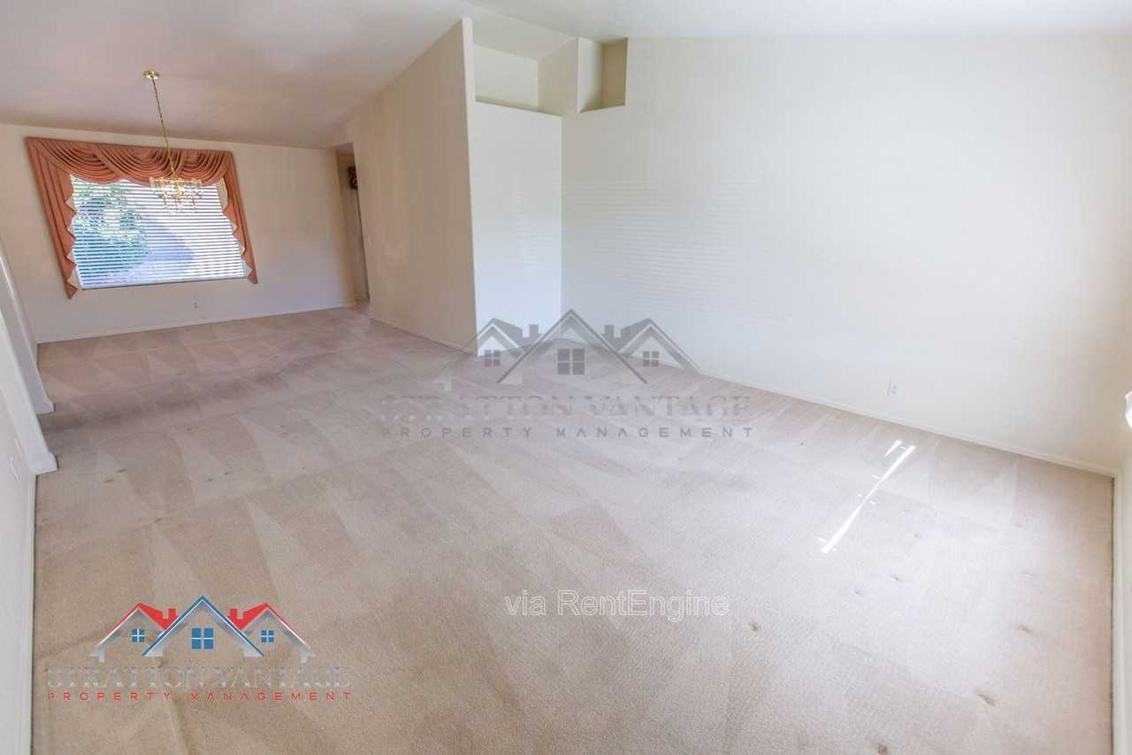 10864 E Lindner Ave - Photo 7 of 50