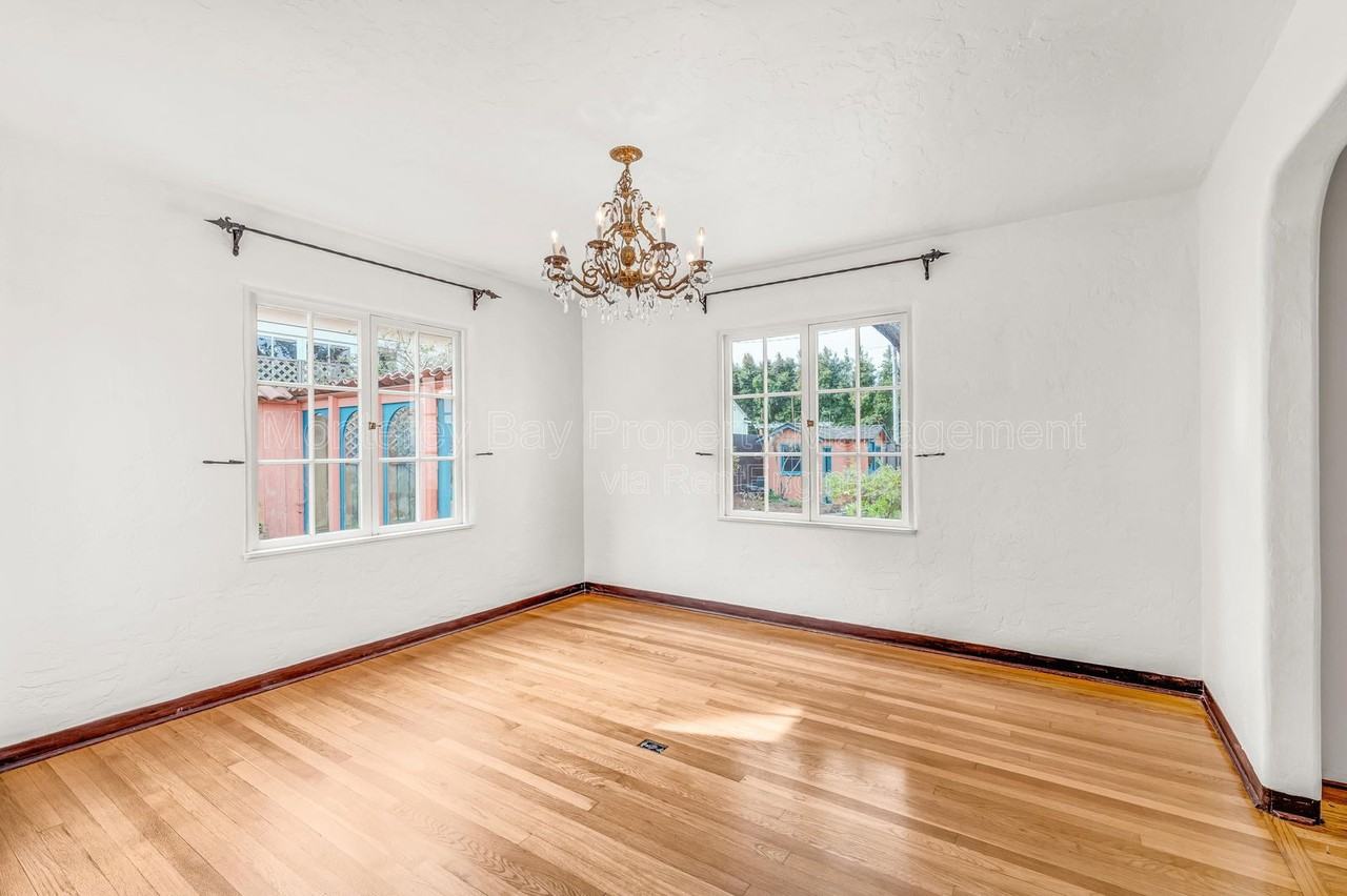 940 14th St - Photo 5 of 50