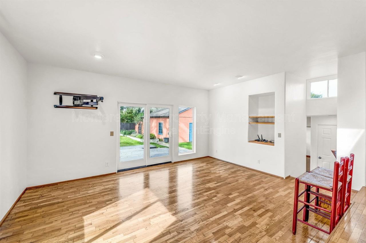 940 14th St - Photo 7 of 50