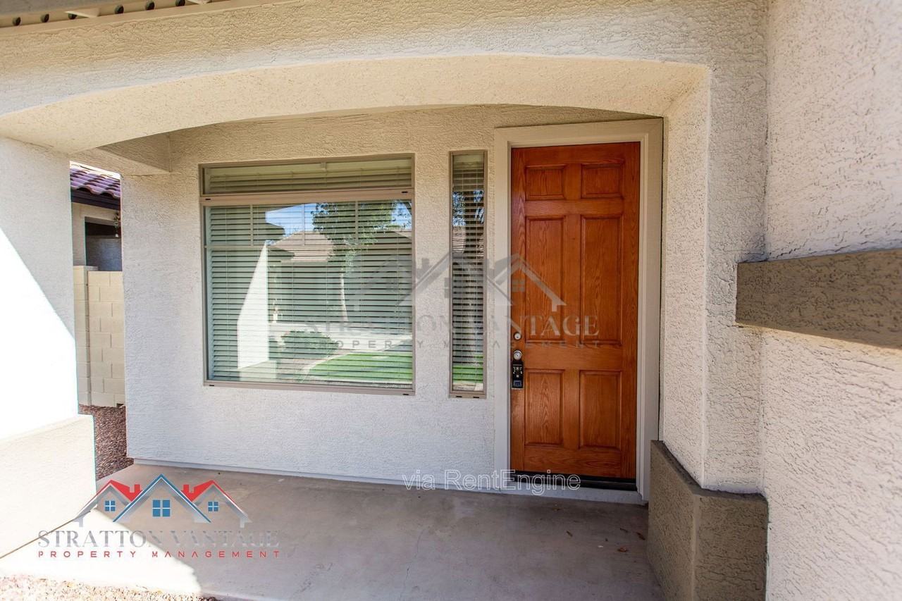 1247 S Emmett Dr - Photo 4 of 42