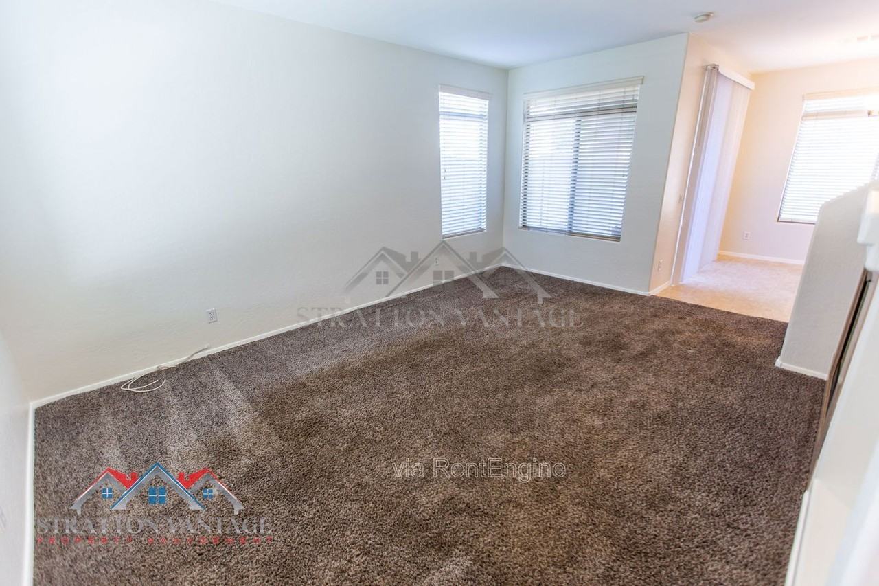 1247 S Emmett Dr - Photo 5 of 42