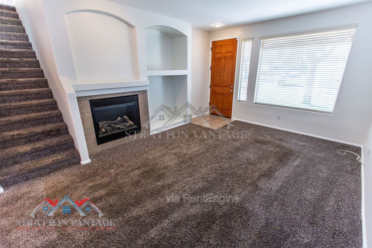 1247 S Emmett Dr - Photo 7 of 42