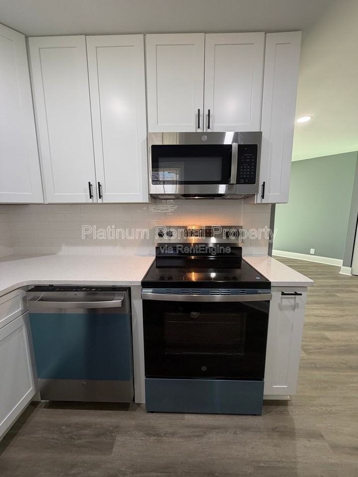 1512 Waverly Way #D1 - Photo 7 of 16