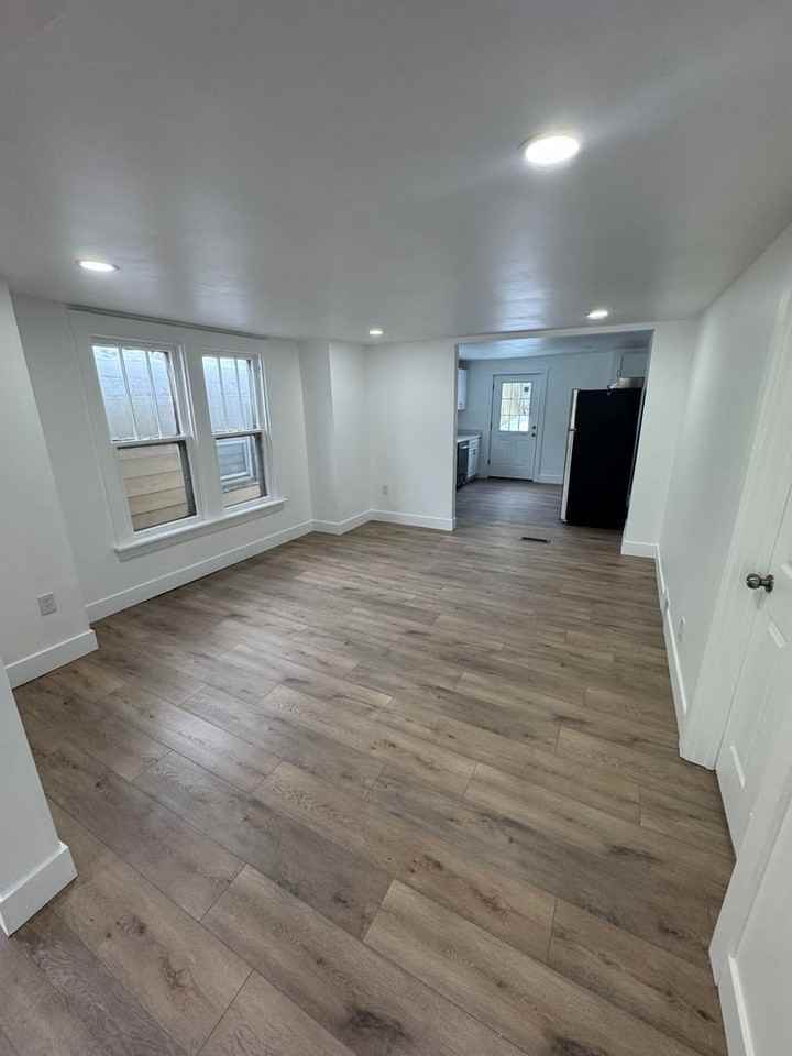 1148 East St - Photo 3 of 18