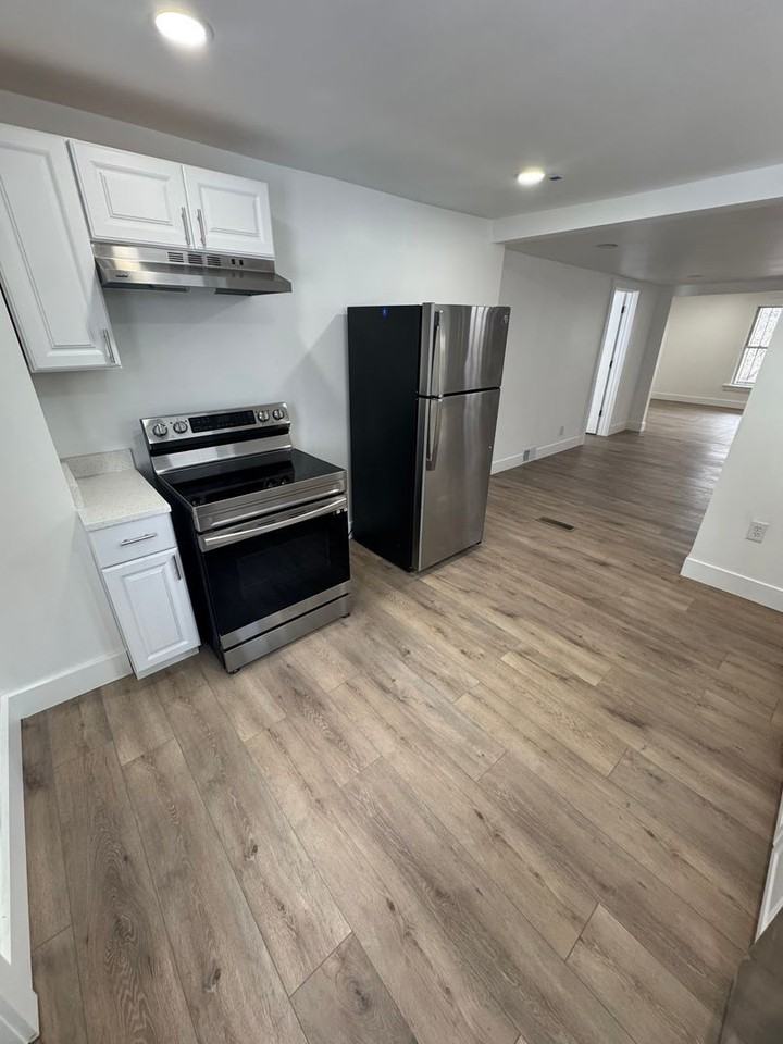 1148 East St - Photo 5 of 18